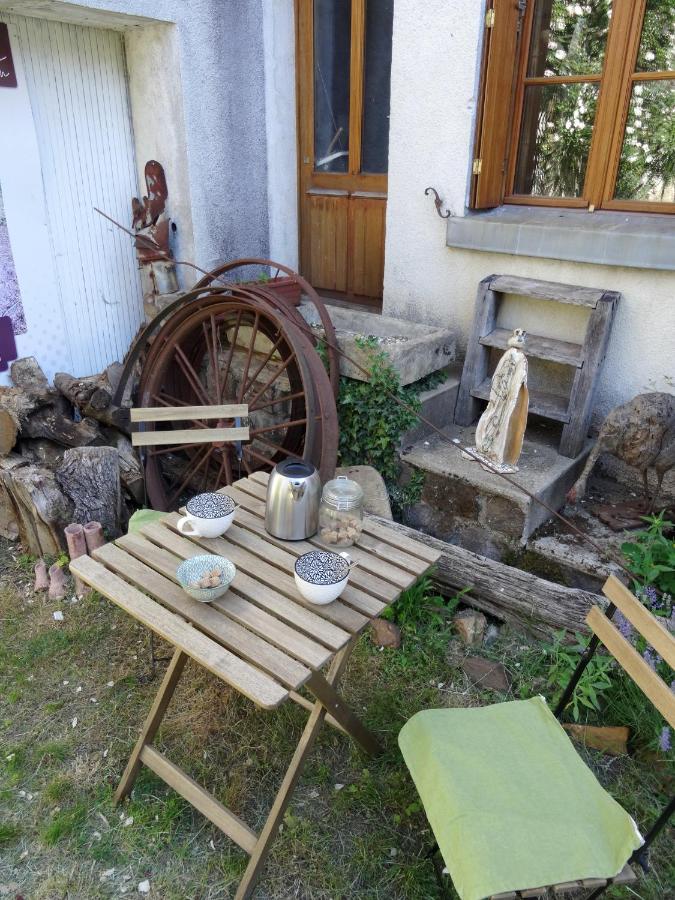 L'Escalier Des Reves Bed & Breakfast Saint-Sauveur-en-Puisaye Exterior photo